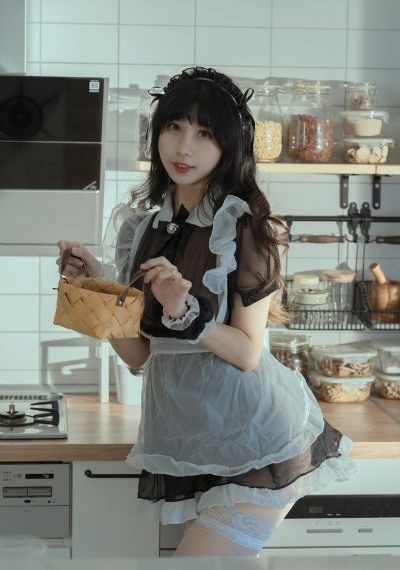 年轻女秘书的目的_720免费全集观看